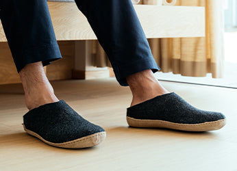 Laget av 100% ren, naturlig ull. Perfekt for deg som ønsker naturlig eleganse.