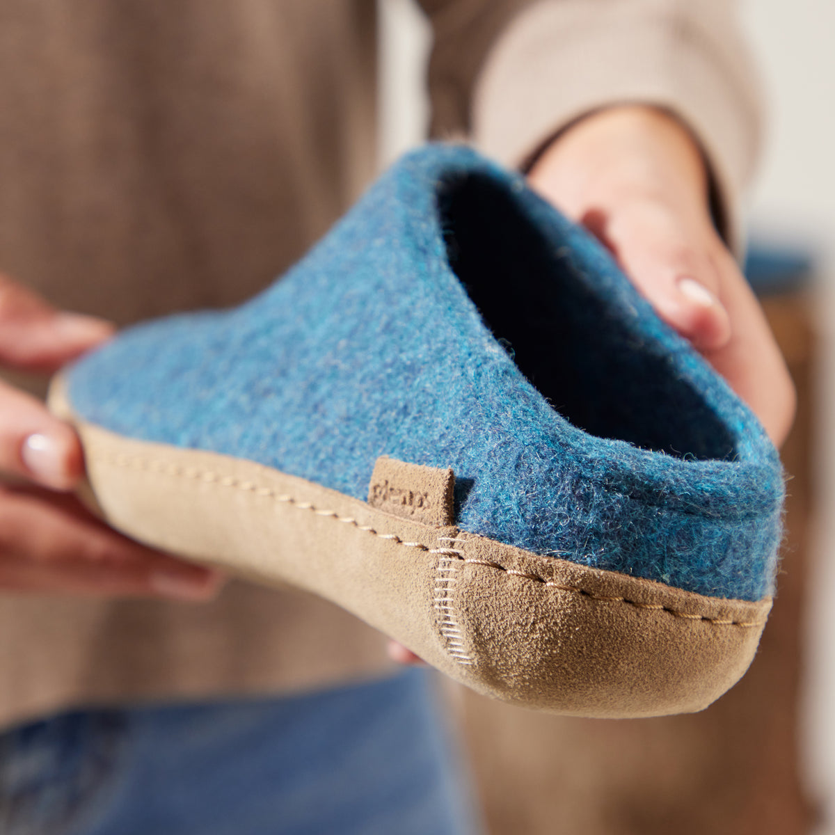 glerups Tøfler med skinnsåle Tøfler med skinnsåle Petrol